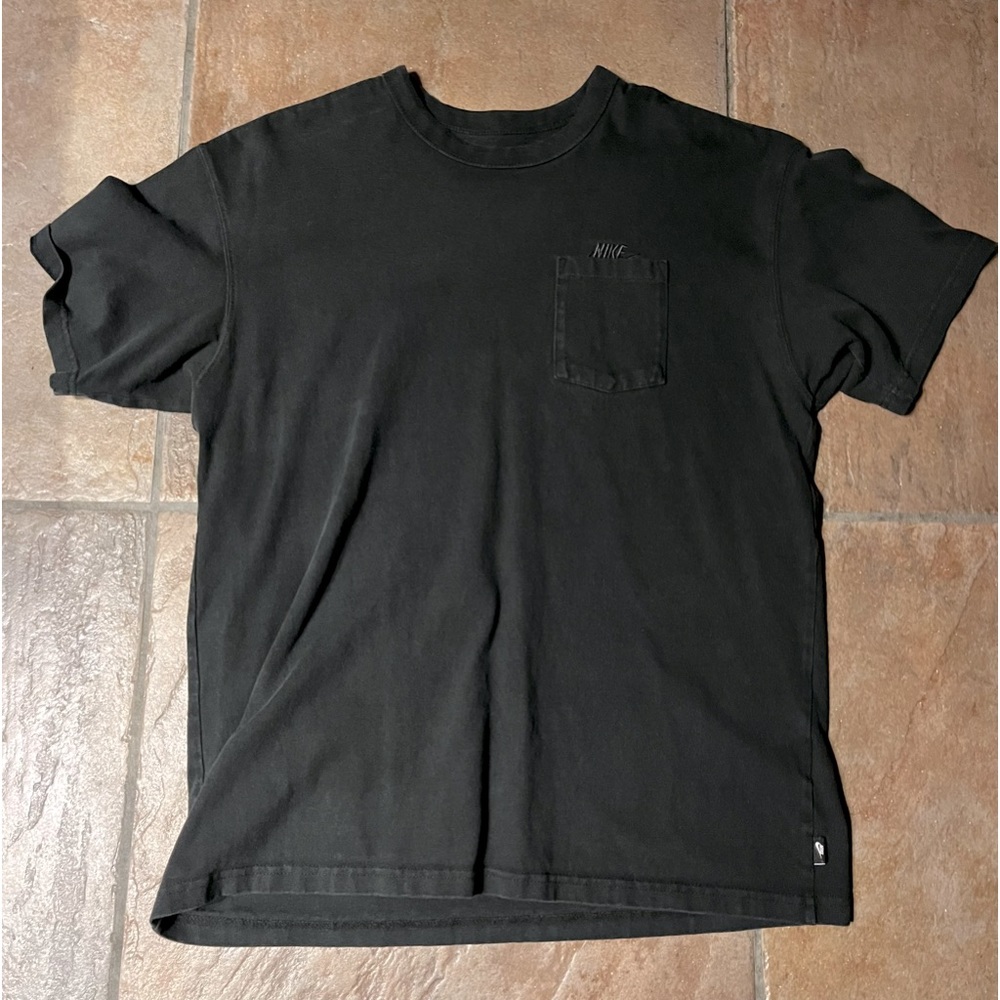 Men’s Nike pocket tee heavyweight